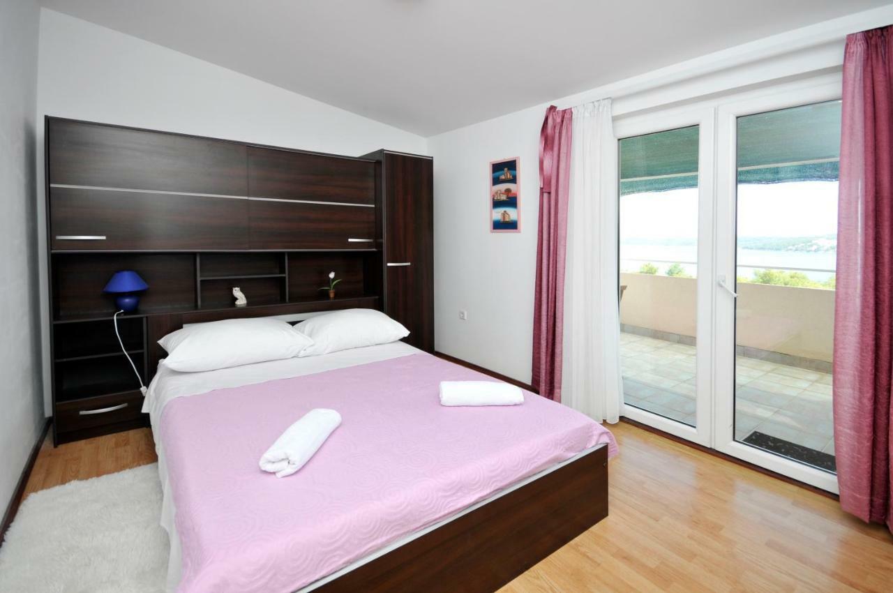 Apartment Sandra Trogir Buitenkant foto