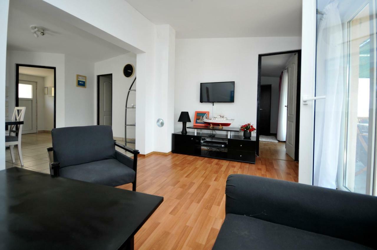 Apartment Sandra Trogir Buitenkant foto
