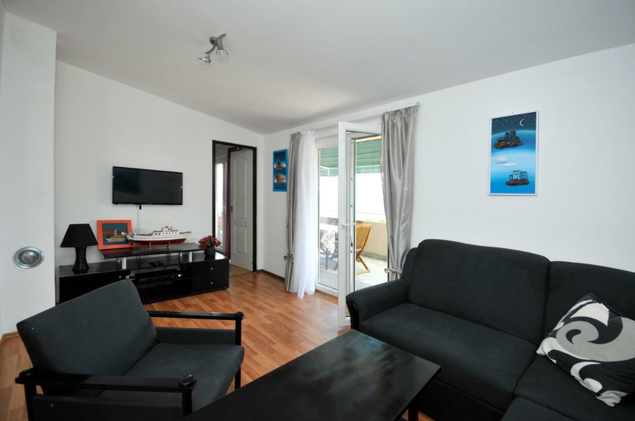 Apartment Sandra Trogir Buitenkant foto