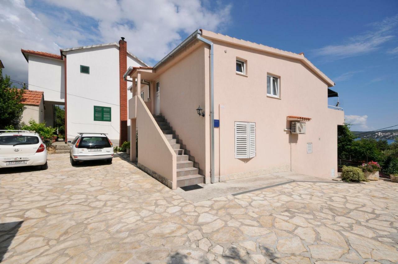 Apartment Sandra Trogir Buitenkant foto