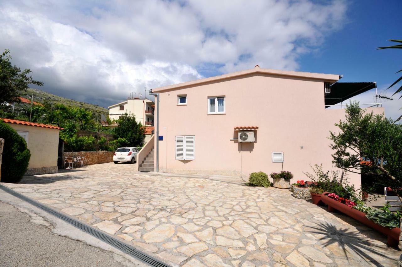 Apartment Sandra Trogir Buitenkant foto