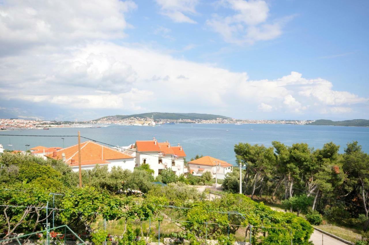 Apartment Sandra Trogir Buitenkant foto