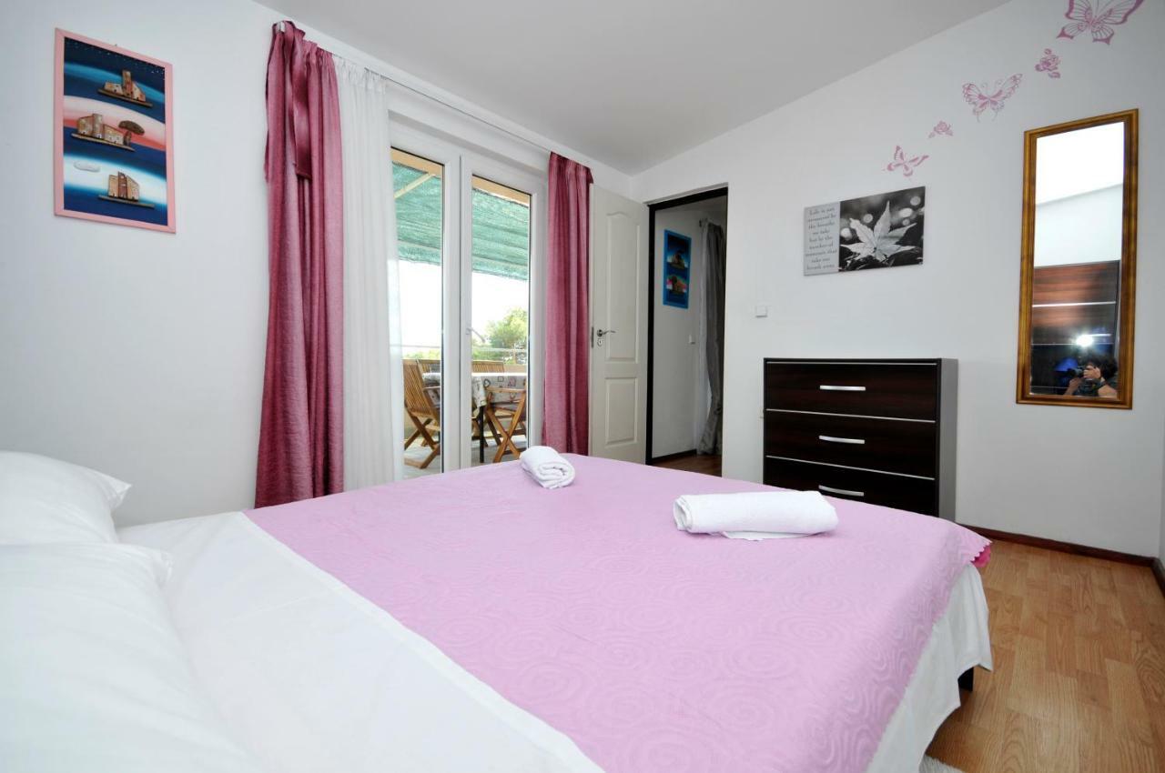 Apartment Sandra Trogir Buitenkant foto