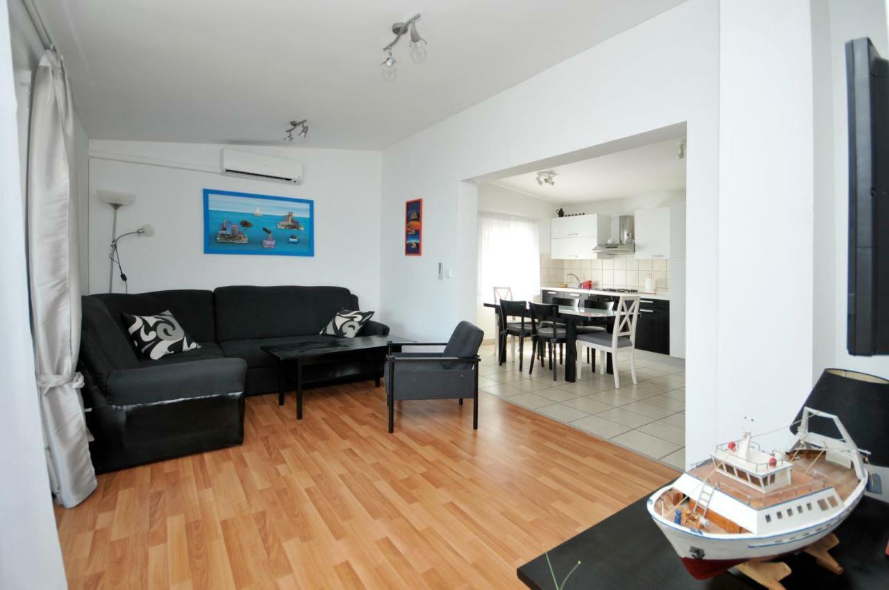 Apartment Sandra Trogir Buitenkant foto
