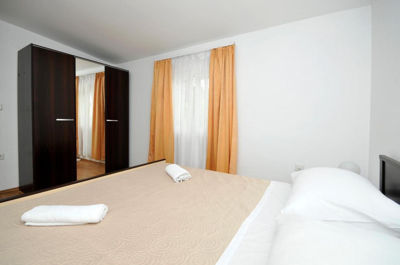 Apartment Sandra Trogir Buitenkant foto