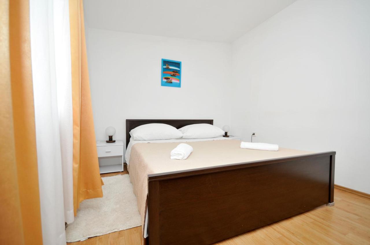 Apartment Sandra Trogir Buitenkant foto